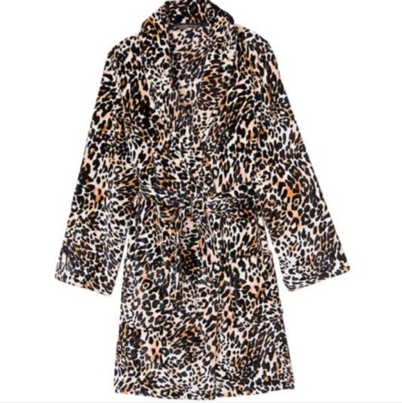 Victoria's Secret Other - Victoria Secret Short Robe size M/L NWT